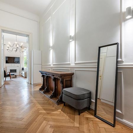 Ferienwohnung Andrassy 28, Next To Opera, Parking Budapest Exterior foto