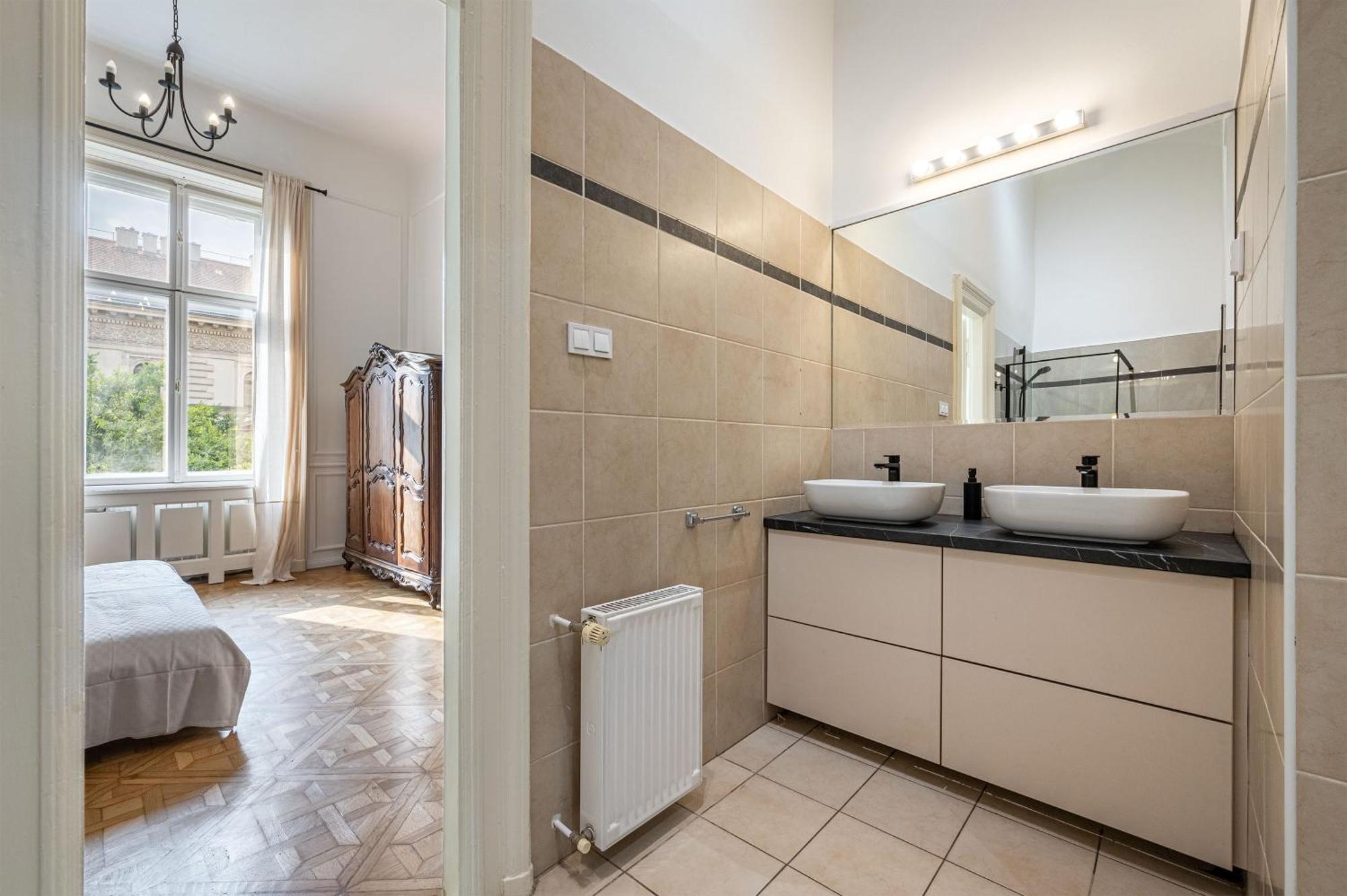 Ferienwohnung Andrassy 28, Next To Opera, Parking Budapest Exterior foto